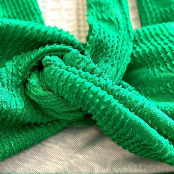 💚✨Cutest Kelly Green Bikini Set! - XS - Preppy! High waisted, cross over top✨💚 - Picture 10 of 10